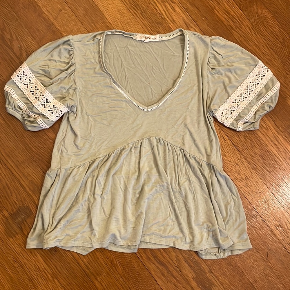 Light sage top